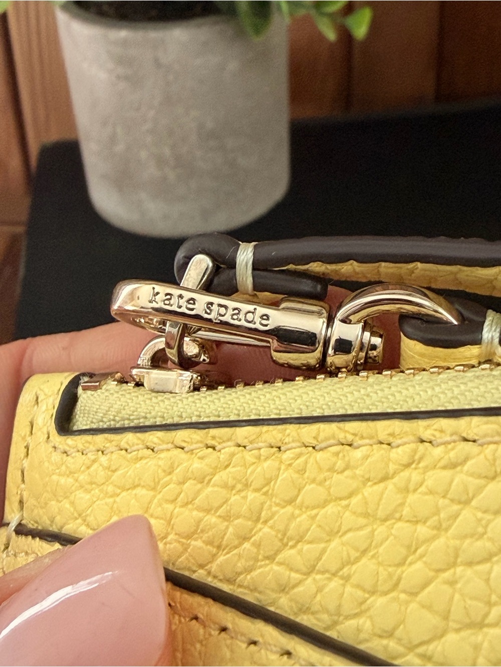 kate spade Pebbled Leather Wristlet Card Case in Yellow with Gold Hardware - Picture 4 of 9